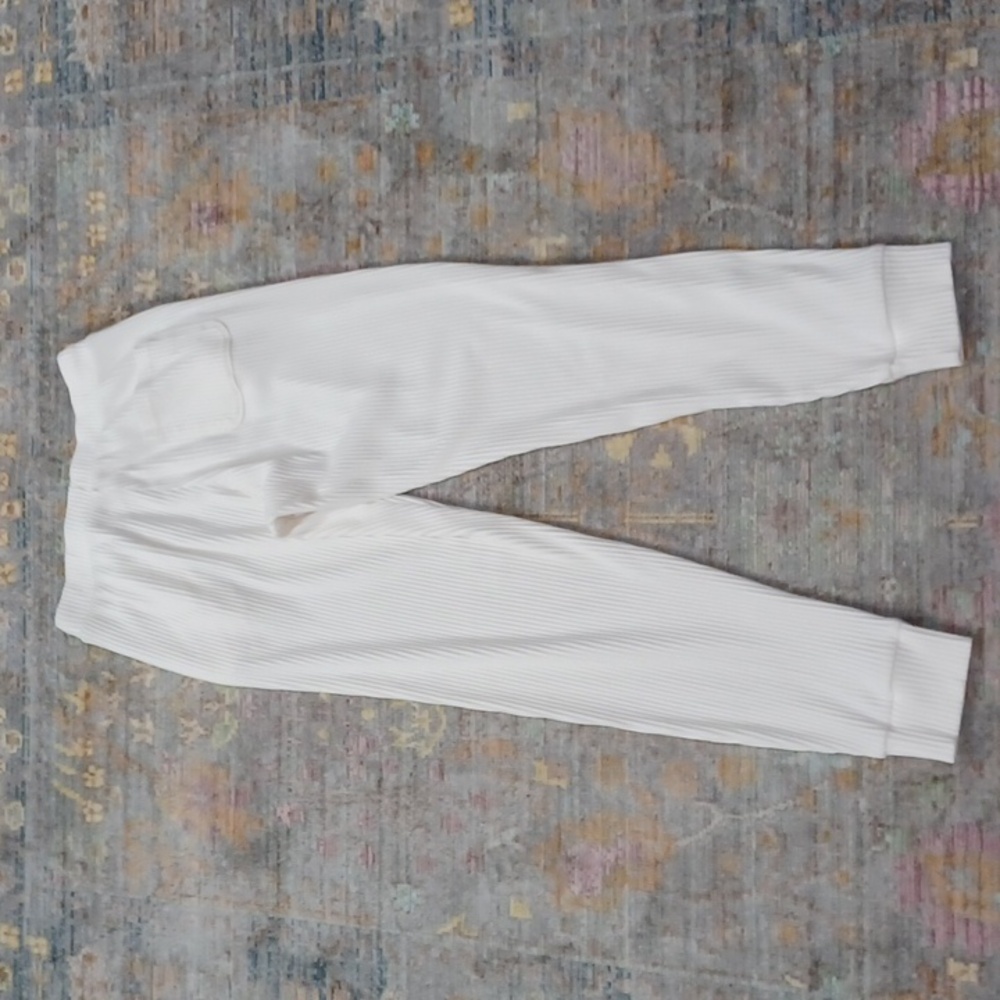 Alo Yoga Muse Sweatpant - Picture 5 of 6